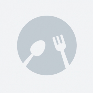 Carne de porc la garnita cu carnati afumati, mamaliguta si salata asortata de muraturi 300/200/200gr