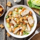 SPECIALITATEA ZILEI: Salata Caesar cu krispy de pui